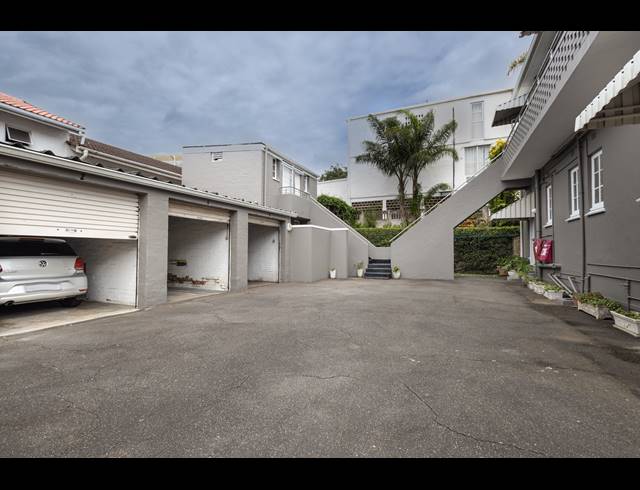 2 BEDROOM APARTMENT FOR SALE IN ESSENWOOD